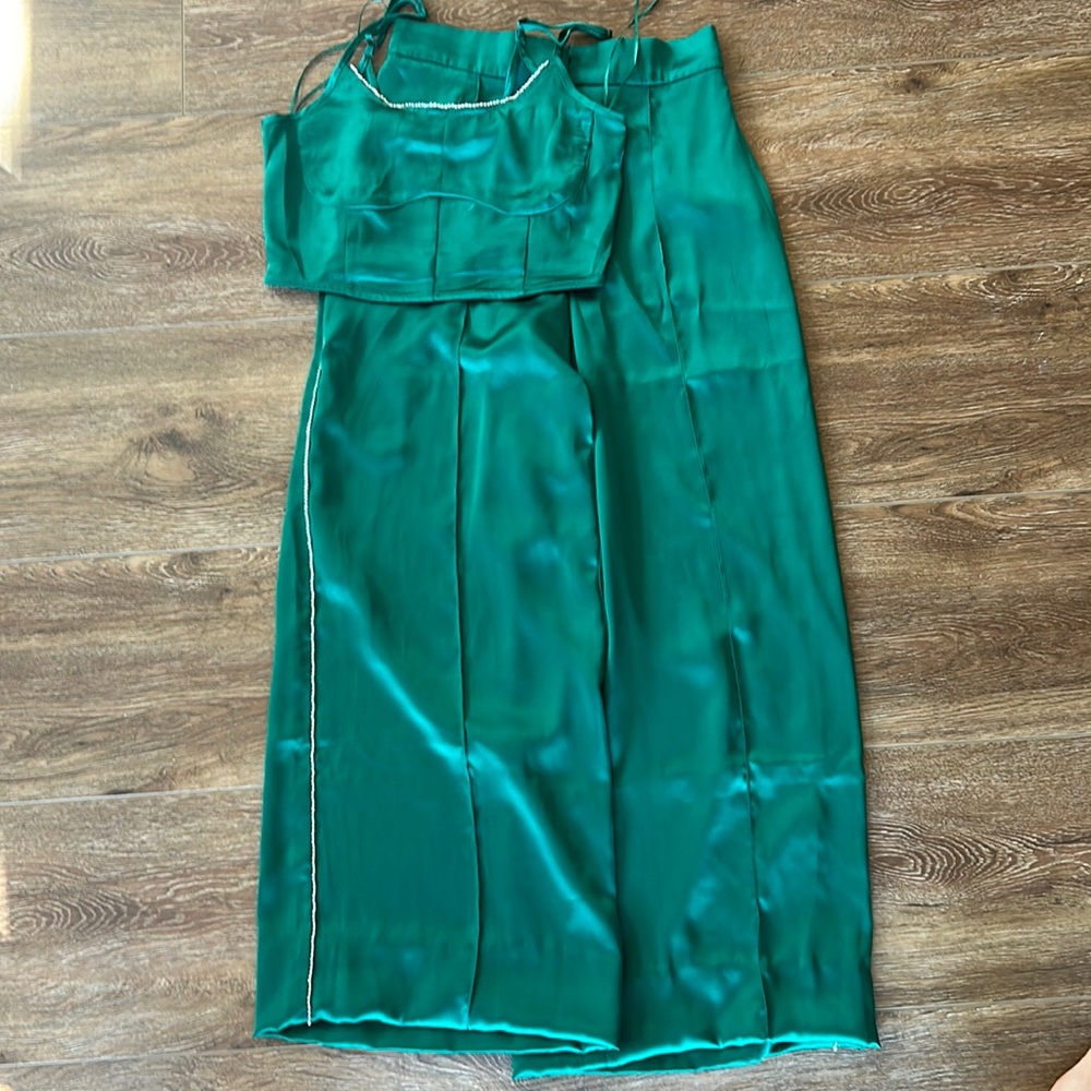 House of Harlow 1960 Emerald Green Satin Pants and Crop top set